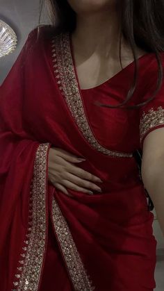 Simple Saree Designs, Lehenga Designs Simple, Fashionable Saree Blouse Designs, Fancy Sarees Party Wear, Traditional Indian Dress, Desi Fashion Casual, Simple Sarees, Saree Designs Party Wear, Indian Dresses Traditional