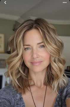 Brown Hair With Blonde Highlights, Hair Affair, Haircuts For Medium Hair, Hair Color And Cut, Medium Length Hair Cuts, Hair Today, Great Hair, Blonde Hair Color, Gorgeous Hair