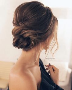 Diy Hairstyle, Formal Updos, Classic Wedding Hair, Wedding Hairstyles Medium Length, Ladies Hair, Updos For Medium Length Hair, Hair Tutorials Easy