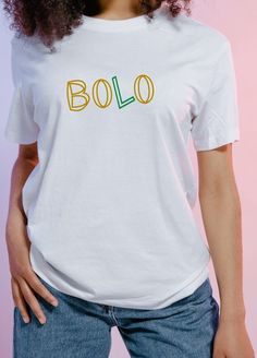 Set the trends with the super stylish slogan BOLO - Be On The Look Out All Eyes On You  - stylish, affordable + eye-catching unisex tee shirt with a smooth green + gold cursive text print. Boasting a unique modern design and a retro twist, BOLO is a ready to show off classic, short sleeve, crew neck tee shirt.   It comes in small to plus sizes, with free shipping so you don't miss out. We believe that fashion should be unique to you, whilst being fun, playful, colourful and expressive.  So what Cursive Text, Text Print, Green Logo, Layered Streetwear, Graphic Design Print, Trendy Tee, Group Boards, All Eyes, Streetwear Outfits