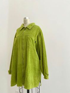 ITEM DESCRIPTION 90s Vintage Oversized, Lime Green Baggy Jacket. Brand : Vintage - Unknown Tag Size : Unknown, Approx XL-XXL Color : Lime Green  MEASUREMENTS (Measured in inches on a flat surface) Shoulder to shoulder : 25 Chest (armpit to armpit) : 30 Back length : 33   "Good condition" 90s Style Oversized Cotton Outerwear, Oversized Retro Cotton Outerwear, 90s Spring Outerwear With Relaxed Fit, 90s Style Relaxed Fit Spring Outerwear, Vintage Shacket With Relaxed Fit And Long Sleeves, Vintage Long Sleeve Shacket With Relaxed Fit, Vintage Long Sleeve Relaxed Fit Shacket, Vintage Style Long Sleeve Relaxed Fit Shacket, Oversized Long Sleeve Shacket For Streetwear