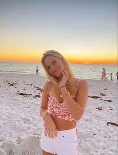 Insta Poses, Beach Fits, Preppy Girl, Summer Goals, Cute Preppy Outfits