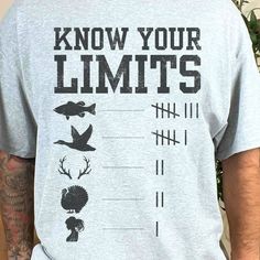 the back of a man wearing a t - shirt that says, know your limits