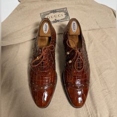 Italy Cenuano Alligator Size 9 Like New Designer Crocodile Pattern Dress Shoes For Business, Classic Brown Oxfords With Crocodile Pattern, Wingtip Dress Shoes With Crocodile Pattern, Brown Crocodile Pattern Wingtip Oxfords, Luxury Crocodile Pattern Oxfords For Business, Classic Crocodile Pattern Oxfords For Office, Luxury Business Oxfords With Crocodile Pattern, Luxury Leather Dress Shoes With Crocodile Pattern, Classic Wingtip Oxfords With Crocodile Pattern