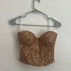 Tried On Never Worn Graduation Menu, Selena Q, Brown Crop Top, Black Cami Top, Lace Corset Top, Tie Dye Women, Glamorous Hair, Green Crop Top, Puff Sleeve Crop Top