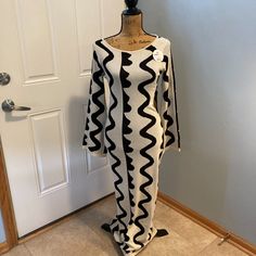 Women's Long Maxi Dress Size Large New With Tag Brand: Sweetkama Colors: Black And Cream Geometric Wavy Pattern Long Sleeve Side Cut Out Knit Dress 100% Viscose See Fabric/Care Tag In Photos Knit, Long Sleeves, Wavy Pattern, Round Neckline, Oval Cut-Out On Sides Size L, Please See Measurements In Photos My Mannequin In Small, See Length Of Dress In Photo Chic Long White Sweater Dress, Silky Maxi Dress, Rose Maxi Dress, Ribbed Maxi Dress, Wavy Pattern, White Eyelet Dress, Dress Cottagecore, Wave Print, Silk Maxi Dress