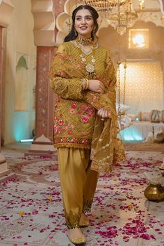 Pakistani Wedding Dress in Salwar Kameez Dupatta Style Dupatta Style, Raw Silk Fabric, Organza Sleeves, Pakistani Wedding Dress, Luxe Wedding, Pakistani Wedding Dresses, Embroidered Neckline, Traditional Attire, Pakistani Outfits