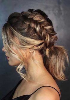 Medium Hair Ponytail, Wedding Hair Trends, Messy Hair Updo, Wedding Hairstyles Medium Length, Cute Hairstyles For Medium Hair, Penteado Cabelo Curto, Low Ponytail, Shoulder Length Hair, Hair Dos