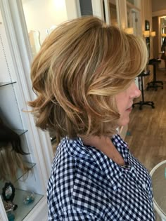 Auburn dimension mixed in with that golden dimension ❤️ #lorealpros kerastaseusa Latest Bob Hairstyles, Cute Bob Hairstyles, Medium Shag Haircuts, Chin Length Hair, Spring Hairstyles, Short Haircut, Thinning Hair