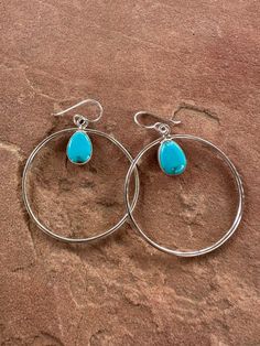 New without tags METAL : Sterling Silver BRAND : Nizhoni Traders LLC JEWELRY TYPE : Earrings HANDMADE : Yes Non Native Beautiful Turquoise and Sterling Silver Hoop Earrings. Such amazing craftsmanship! Measuring 2 inches long and 1 3/4 inch wide. Stamped Sterling and Nizhoni. Absolutely gorgeous! Non-Native. Stones are natural and will vary. Thank you for looking at our items. Please contact us if you have any questions. 8/6/24 bin 12 Nickel-free Turquoise Teardrop Hoop Earrings, Nickel-free Teardrop Turquoise Hoop Earrings, Teardrop Turquoise Nickel-free Hoop Earrings, Turquoise Teardrop Nickel-free Hoop Earrings, Turquoise Teardrop Hoop Earrings Nickel Free, Turquoise Southwestern Hoop Earrings, Nickel-free Southwestern Style Round Hoop Earrings, Southwestern Turquoise Hoop Earrings For Gift, Southwestern Turquoise Hoop Earrings As Gift