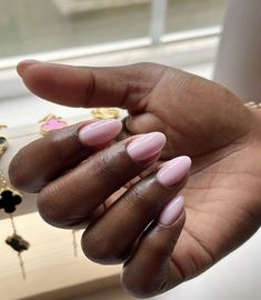 Blush Nails Black Women, Glazed Nails Black Women, Soft Pink Nails Black Women, Elegant Nails Gel, Pink Chrome Nails On Brown Skin, Sheer Soft Pink Nails, Apres Gel X Nails, Minimalist Manicure, Italy Nails