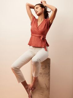 Linen Wrap Top, Style 2023, Top Banana, Wrap Shirt, High Waist Fashion, Tech Fashion, Wardrobe Ideas, Spring Tops, Petite Women