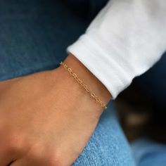 Dainty Heart-shaped links connect together to make a beautiful everyday bracelet. 14K Solid Gold Hypoallergenic, lead and nickel free Length: 6-7in (15-18cm) Heart Link width 0.12in(3mm) Spring clasp closure #BS024 Chain Heart, Everyday Bracelet, Moms Bracelet, Choker Pendant, Link Chain Bracelet, Gold Statement Ring, Studded Necklace, Tragus Earrings, Nose Jewelry