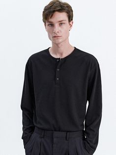 Composition : 100% cottonCountry of Origin : KOREA Classic Cotton T-shirt, Casual Black Henley For Fall, Casual Black Crew Neck Henley, Casual Black Henley With Crew Neck, Long Sleeve Tshirt, Composition, Mens Outfits, Long Sleeve, T Shirt