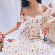 Vintage Fashion Center Ruched Beach women dresses  Yellow Floral Print  Ruffles Summer vintage Off Shoulder Dress 2020 Yellow Flower Print, Fe Clothing, 40s Fashion, Pattern Dress, Mode Inspo, Yellow Flower, Mode Inspiration, Style Outfits, Looks Vintage