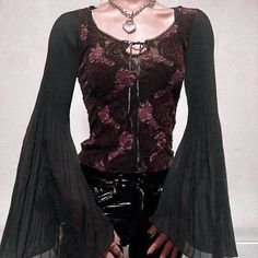 Gothic Queen, Alt Fashion, Goth Outfits, Alternative Outfits, Visual Kei, Costume Halloween, Goth Fashion, Black Top, Gothic Fashion