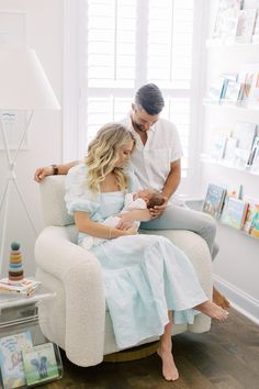 Newborn Photography Outfits Parents, Newborn Pictures Outfits For Mom, Neutral In Home Newborn Photos, I’m Home Newborn Photography, Family Newborn Pictures At Home Outfits, Newborn Lifestyle Photography At Home Outfits, I'm Home Newborn Session, Newborn Family Outfits, At Home Nursery Newborn Pictures