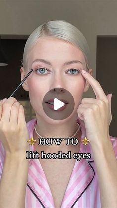 Everyday Eyeliner, Makeup For Hooded Eyelids, Hooded Eyes Tutorial, Eye Makeup For Hooded Eyes, Makeup For Small Eyes, Eyeshadow For Hooded Eyes, Hooded Eye Makeup Tutorial, Hooded Eyelids, Eyeliner For Hooded Eyes