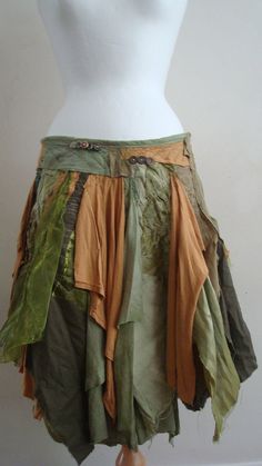 Made to order. Upcycled Skirt Woman's Clothing   Mix of earthy colors green and brown,cotton, linien, jersey and organza layers. Linen and cotton pieces were hand dyed in olive green color. Decorated with some vintage buttons and hand stitches. Messy and romantic:)             Original Skirt Size Medium Lenght  20(51cm)  Are you looking for a different size or colours?                                                                                   I will be more than happy to design something just for you. :) Faerie Clothes, Fair Outfit, Gonna In Tulle, Fest Outfits, Fairy Skirt, Fairy Clothes, Diy Vetement, Estilo Hippie, Mode Boho