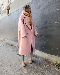 Long Pink Coat Outfit, Pink Trench Coat Outfit, Pink Coat Outfit Winter, Trench Coat Outfit Winter, Pink Coat Outfit, Faux Fur Coats Outfit, Pink Wool Coat, Pink Faux Fur Coat, Fur Coat Outfit