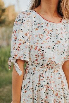 Teen Dresses Casual, Dress Sewing Ideas, Style Floral Dress, Teen Dresses, Boutique Clothing Store, Modest Dress, Modest Clothing, Children's Boutique, Dress Sewing