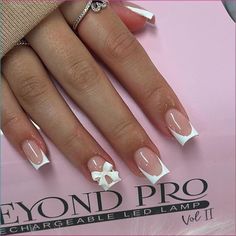 Ring in the new year with these festive New Year’s Eve nail designs! #NewYearsEveNails #FestiveNailArt #CelebrationNails #PartyNails #NailTrends Simple Colored Nails, Simple Medium Nails, Nails Acrylic Square Medium, Nail Inspiration Square, Cute French Tip, Press On Nails White, Nails Kit, Cute Simple Nails