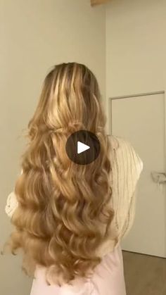 Heatless Curls Tutorial, Curls Tutorial, Sunny Hair, Perfect Curly Hair, Curl Tutorial, Heatless Curls, Style 2023, Mirror Mirror, Hair Looks