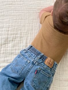 Another month older. We love these little vintage levis for hyatt! Vintage Baby Aesthetic, Vintage Boys Clothes, Vintage Baby Boy Clothes, Gender Neutral Kids Clothes, Toddler Vintage Levis, Vintage Baby Clothes 90s, One Month Baby, Vintage Baby Boys