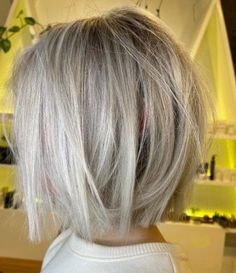 Grey Choppy Bob, Short Haircut For Thinning Hair, Bob Lob Haircut, Messy Bobs, Choppy Bob Hairstyles For Fine Hair, Messy Bob, Messy Bob Hairstyles, Icy Blonde Hair, Blonde Bob Hairstyles