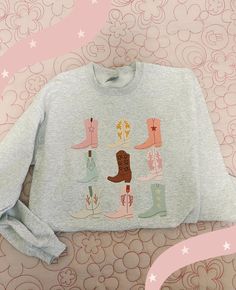 You need this super cute pullover! Made with high quality materials. Perfect for a Nashville Trip and for all seasons. -True to size size up for oversized look - Handmade Cute Oversized Western Shirts, Cowgirl Boots Aesthetic, Western Sweatshirts Pink, Crew Neck T-shirt For Country Concerts, Cowgirl Sweatshirts, Western Graphic Sweatshirt, Back 2 School, Nashville Trip, Cowgirl Boots