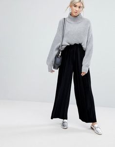 Black Flowy Pants Outfit, Black Velvet Pants Outfit, Velvet Trousers Outfit, Black Palazzo Pants Outfit, Black Slacks Outfit, Pleated Pants Outfit, Velvet Pants Outfit, Flowy Pants Outfit, Trend Pants