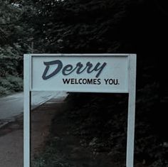 there is a sign that says derby welcomes you on the side of the road