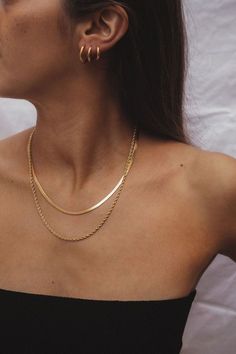 All Gold Jewelry Aesthetic, Style Gold Jewelry, Gold Chain Stacking Necklace, Stacking Gold Jewelry, Minimalist Gold Jewelry Earrings, Stacking Jewelry Ideas, Women’s Gold Jewelry, Gold Jewelry Stacking, Jewelry Accessories Ideas Style