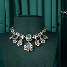 Regal Necklace, Victorian Style Jewelry, Designers Jewelry Collection, Stone Jewellery, Light Weight Jewelry, Temple Design, Polki Jewellery