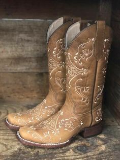 Cheap Cowgirl Boots, Country Girl Boots, Cute Cowgirl Boots, Short Cowboy Boots, Cowgirl Boots Outfit, Country Shoes, Bota Country, Womens Cowgirl Boots, Western Shoes