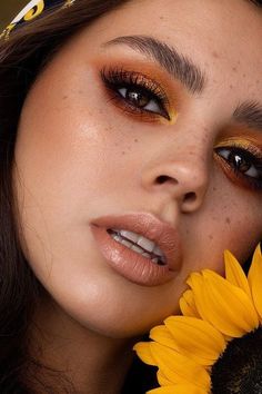 Beach Eye Makeup, Eye Makeup For Small Eyes, Orange Eyeshadow Looks, Brown Eyeshadow Looks, Hippie Makeup, Makeup For Small Eyes, Fall Eyeshadow Looks, Summer Eyeshadow, Fall Eyeshadow