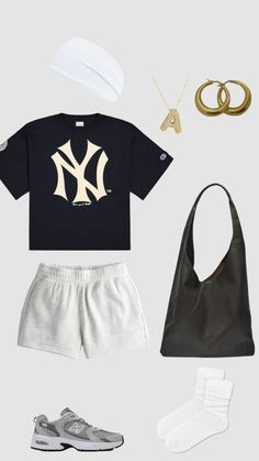 Yankee Fitted, Casual Lounge Wear, New York Outfit, Sister Outfits, Street Outfit, Contemporary Fashion, Playing Dress Up, Beautiful Outfits, Spring Outfits