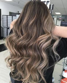 Highlights Brown Hair Balayage, Blonde Colors, Baylage Hair, Highlights Curly, Highlights Curly Hair, Brunette Balayage, Gorgeous Hair Color, Brunette Balayage Hair, Brown Hair Balayage