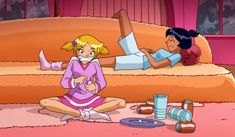 clover & alex Clover Totally Spies, Cartoon Strip, Totally Spies, Cartoon Outfits, In Another Life, Free Life, Friend Goals, Gap Year, Cartoon Pics