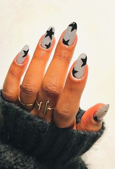 January nails Festival Nails Black, Black Festival Nails, Nashville Inspired Nails, Vegas Inspired Nails, Artsy Nails Designs, Nashville Nails Ideas, Vegas Nails Ideas, Nashville Nails, Reflective Glitter Nails