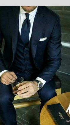 Gentleman Style Suit, Mens Formal Fashion, Green Suit Men, Formal Ideas, Mens Wedding Attire, Man In A Suit, Blue Suit Men, Dress Suits For Men, Formal Mens Fashion