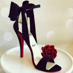 Gum Paste Shoe, Christian Louboutin Heels Outfit, Shoes Heels Classy, Classy Shoes, Fun Heels, Exclusive Shoes, Louboutin Heels, Christian Louboutin Heels, Chic Shoes