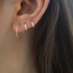 14k gold small and thin faceted endless hoop earring #goldearrings Triple Earrings, Double Piercing, Geode Earrings, Bar Stud Earrings, Piercing Ideas, Earring Ideas, Diy Schmuck, Gold Hoops