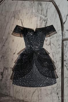 Black Cocktail Dresses, Short Black Cocktail Dress, Short Prom Dresses, Cocktail Dress Prom, Pola Sulam, Iconic Dresses, Short Cocktail Dress