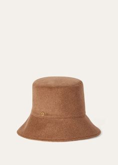 Like the final brushstrokes on a masterpiece, the Zita can lift an ensemble to new heights of sophistication. Embodying Loro Piana's iconic motifs, this bucket hat transitions from a single colour to the house's signature check pattern through its reversible, double-layer cashmere design. Finished with rounded eyelets on each side. Caramel Brown, Brown Belt, Loro Piana, Check Pattern, Double Layer, Bucket Hat, Caramel, Cashmere, Hats