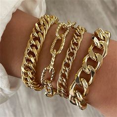 Gold Bracelets Aesthetic, Gold Bracelet Aesthetic, Gold Aesthetic Jewelry, Gold Bracelets Stacked, Inexpensive Jewelry, Choker Necklace Designs, Aesthetic Jewelry, Gold Aesthetic, Jewelry Accessories Ideas