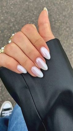 Pearl Nails, Round Nails, Nature Tattoos, Elegant Nails, Classy Nails, Chrome Nails, French Manicure, Nude Nails, Nail Trends