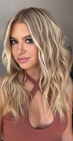 Fall Blonde Hair Color, Fall Blonde Hair, Medium Blonde Hair, Highlights Summer, Hair Colour Ideas, Summer Balayage, 2023 Hair, Spring Hair Color