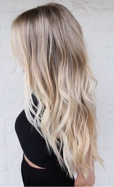 When you want a perfectly natural shade of blonde, you take this picture to your hair stylist say "this please". Color by Johnny Ramirez. Popelavá Blond, Silver Hair Color Formula, Biolage Hair Color, Natural Ash Blonde Hair, Biolage Hair, Blonde Wavy Hair, Hair Color Formulas, Silver Hair Color