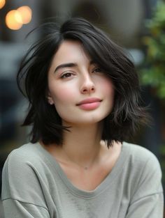 Best Medium Hairstyles for Round Faces - Top Picks Brunette Haircut Medium, Brunette Haircut, Chubby Face Haircuts, Haircut Medium, Best Bob Haircuts, Stylish Short Haircuts